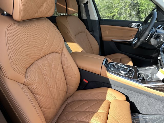 Vehicle image 20 of 37