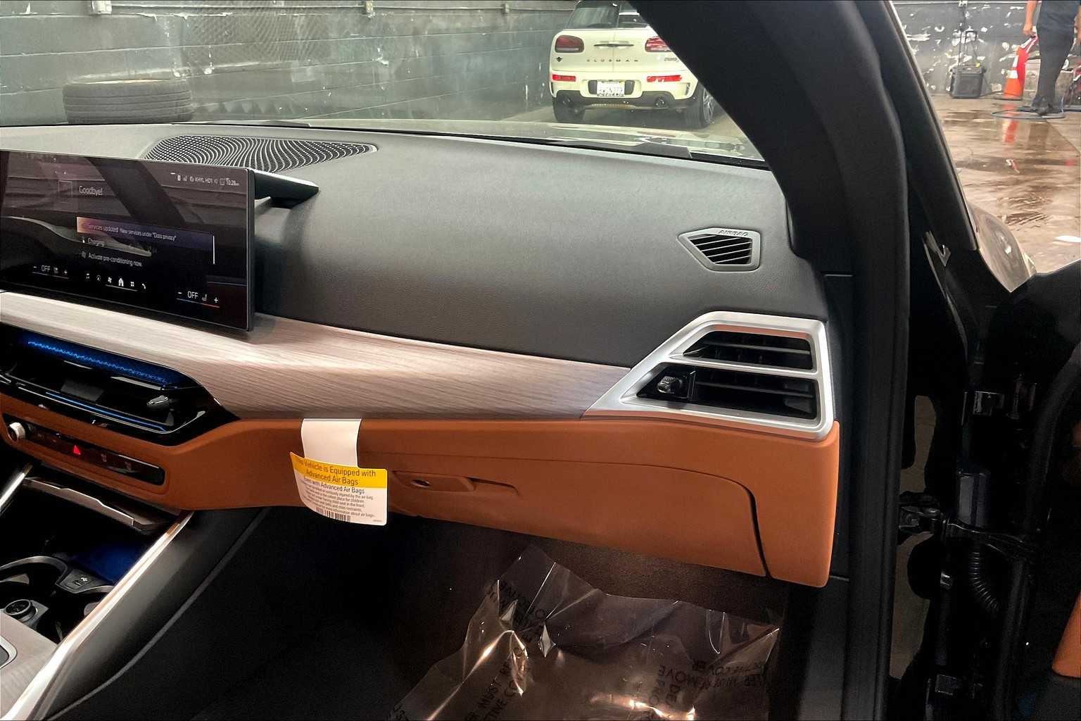 Vehicle image 26 of 35