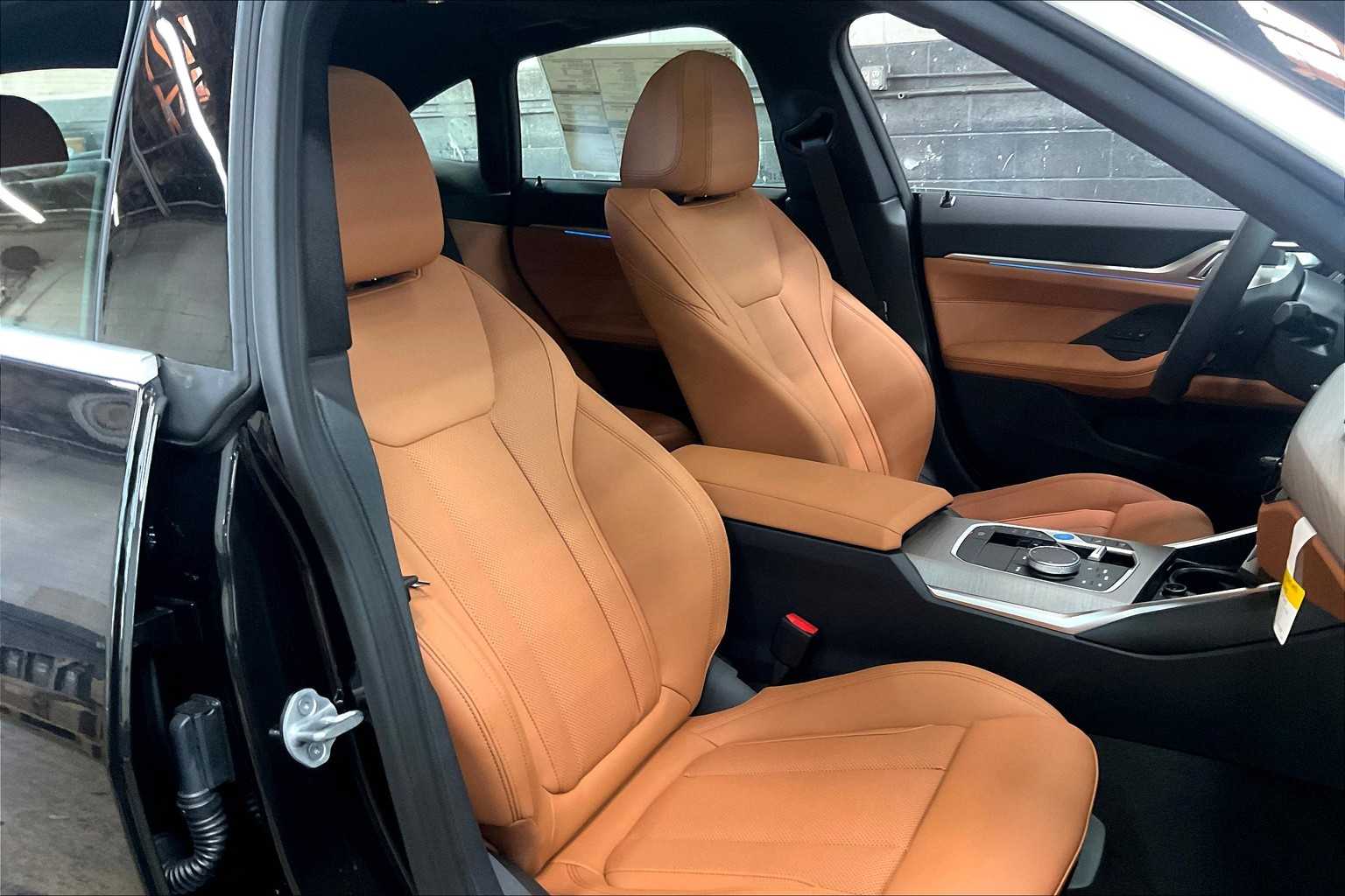 Vehicle image 29 of 35