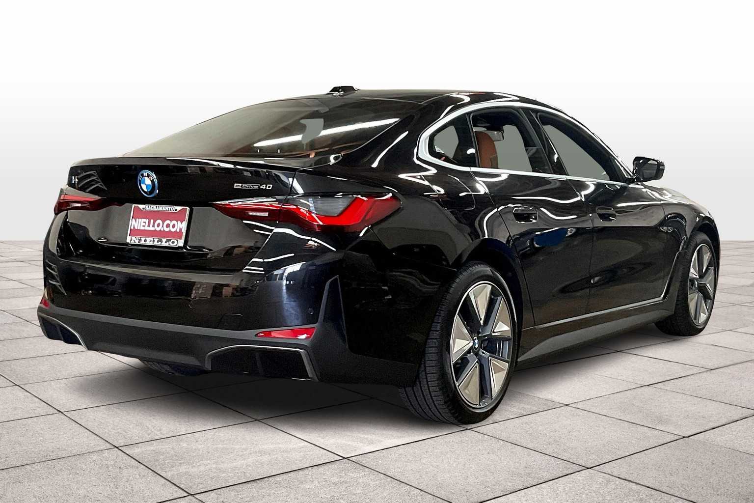 Vehicle image 4 of 35