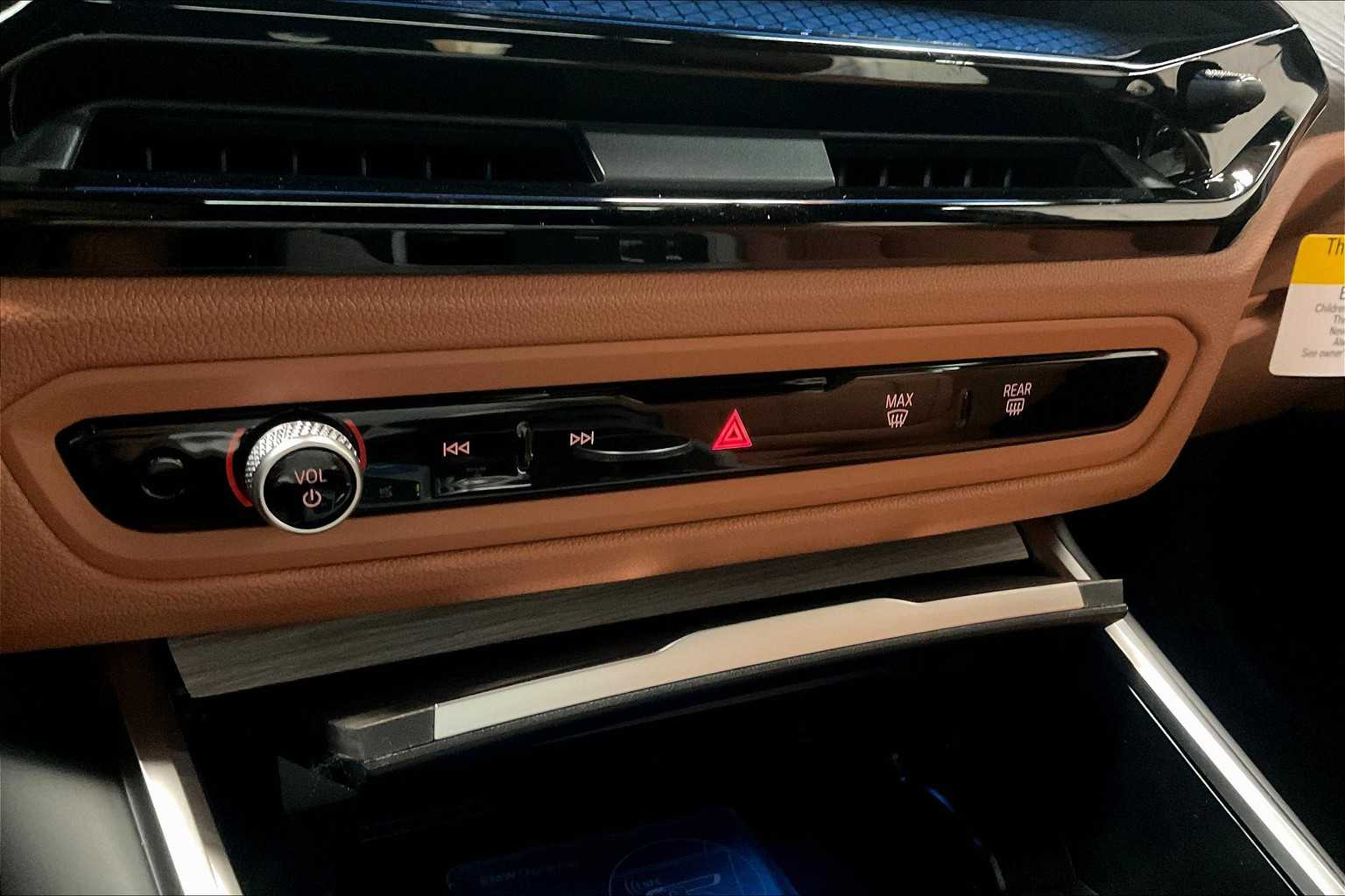 Vehicle image 20 of 35