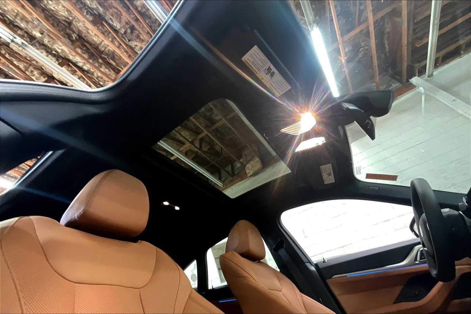 Vehicle image 27 of 35