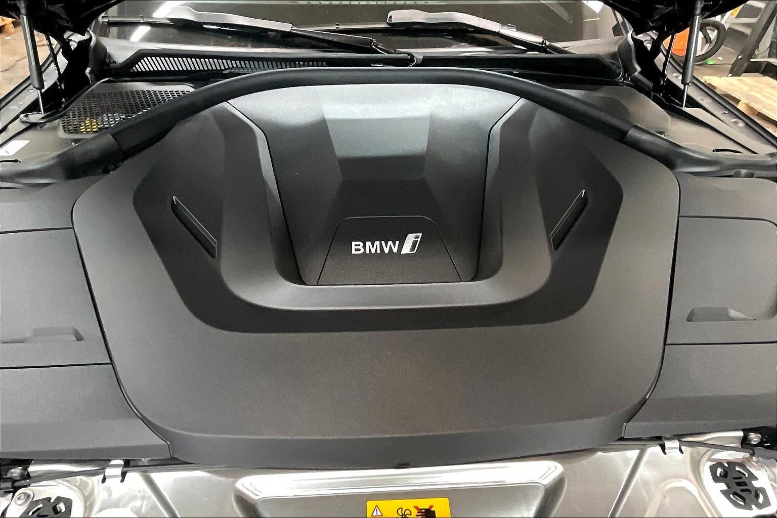 Vehicle image 13 of 35