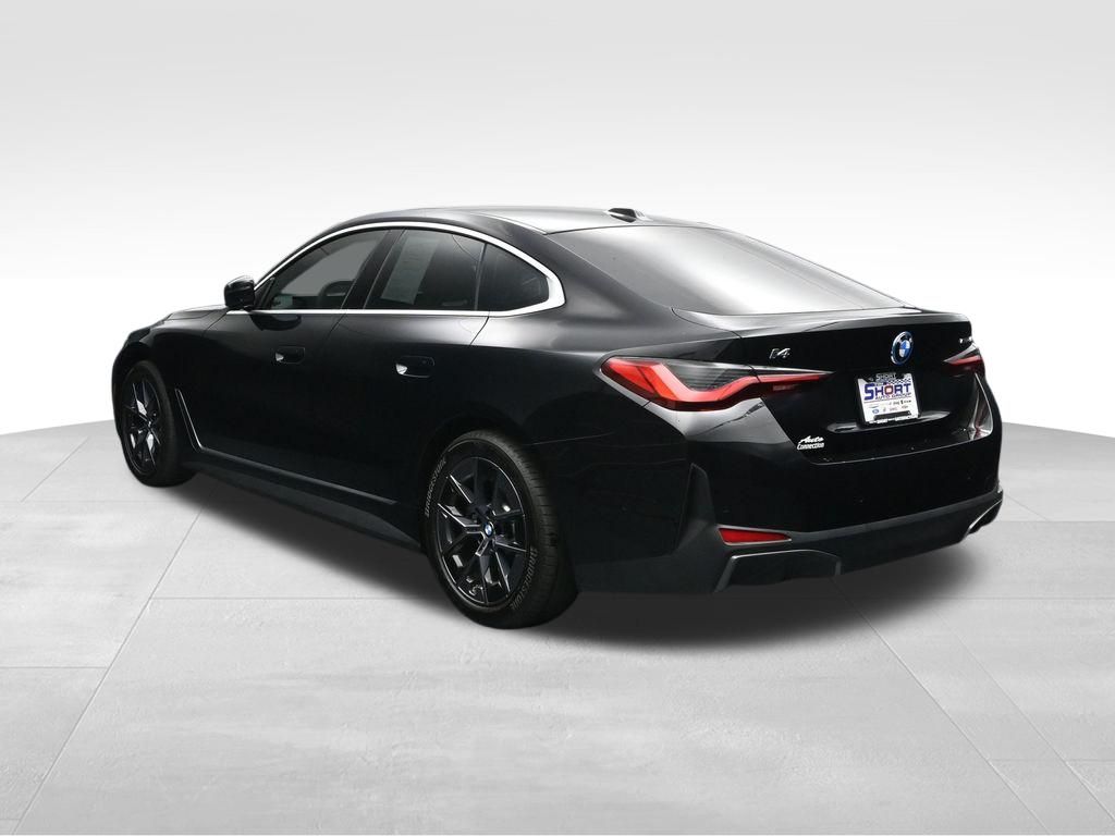 2025 BMW i4 eDrive40 Image 3 of 30