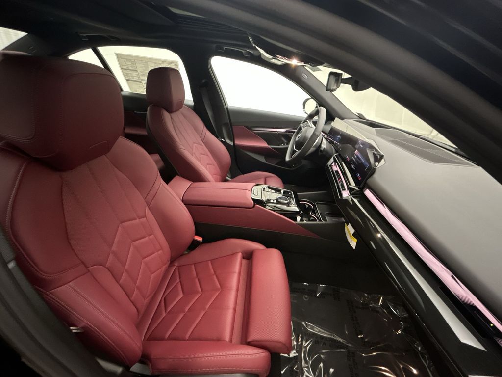 Vehicle image 28 of 29