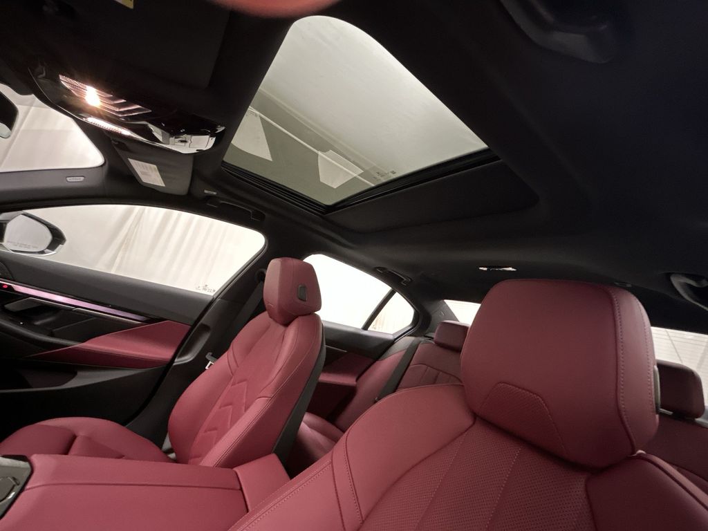 Vehicle image 23 of 29