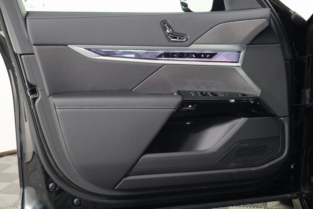 Vehicle image 10 of 10