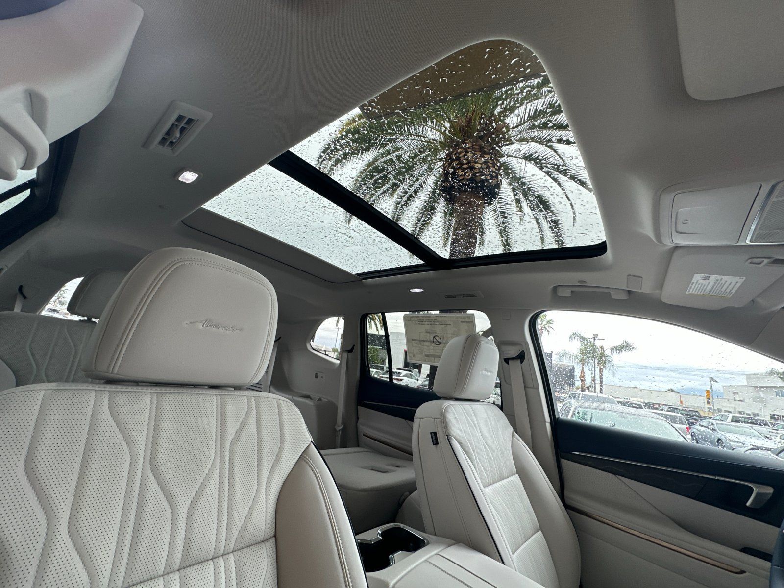 2025 Buick Enclave Avenir Image 14 of 29