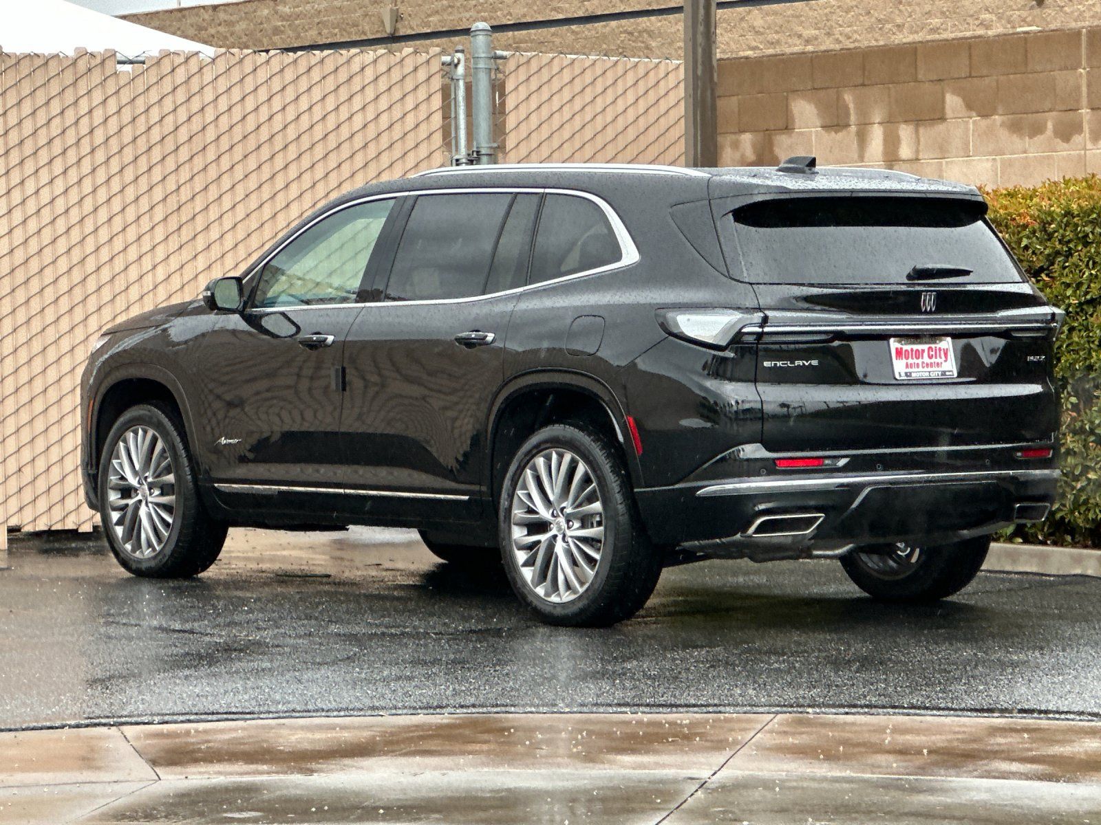 2025 Buick Enclave Avenir Image 7 of 29