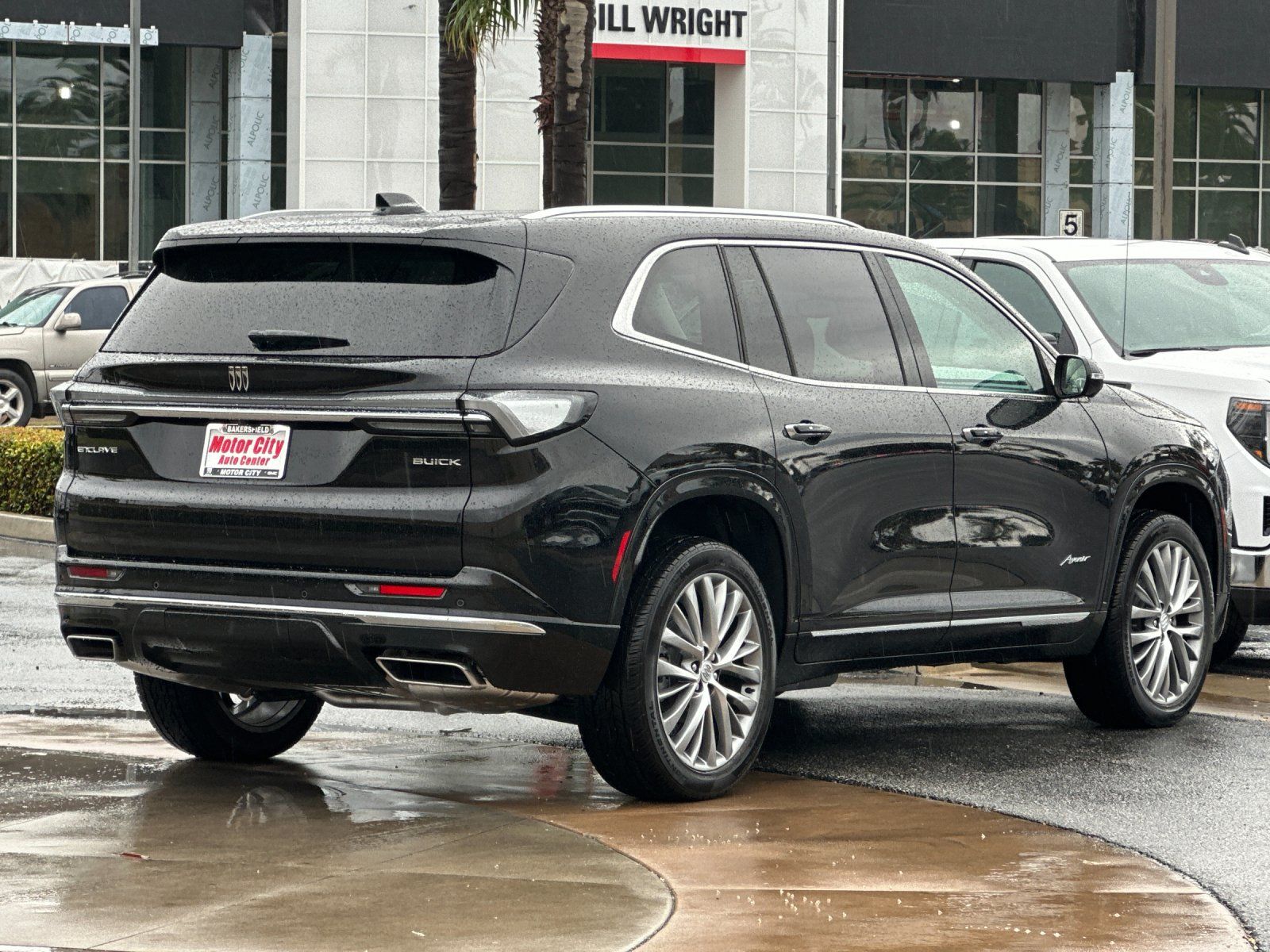 2025 Buick Enclave Avenir Image 6 of 29