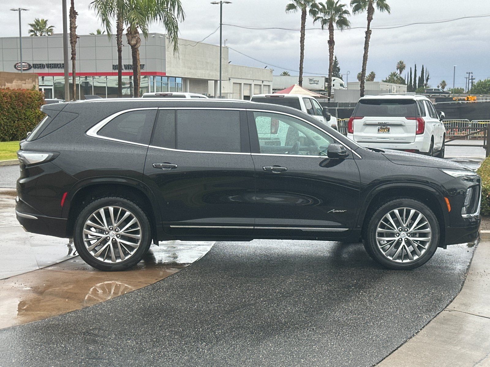 2025 Buick Enclave Avenir Image 5 of 29