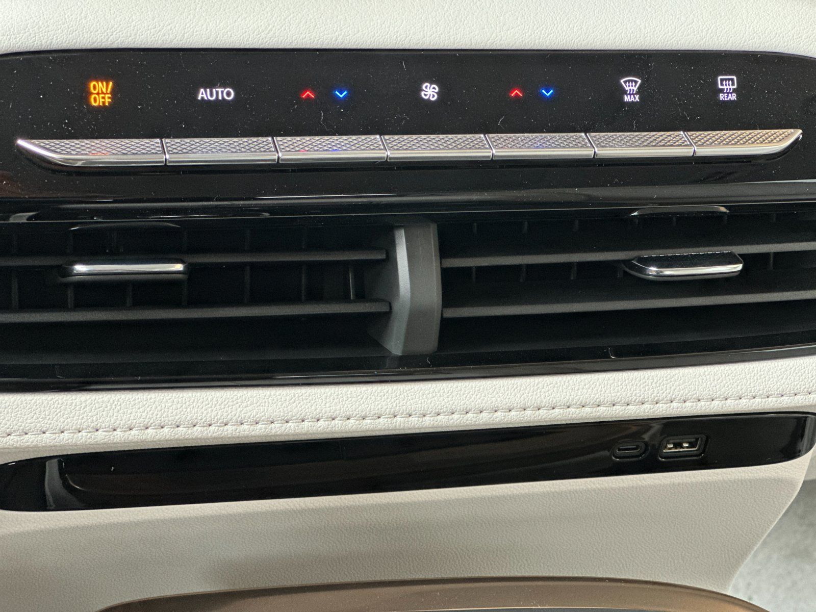 2025 Buick Enclave Avenir Image 29 of 29