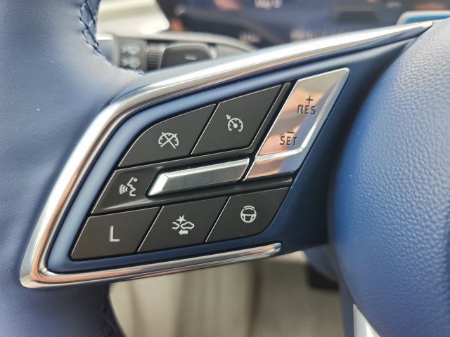 Vehicle image 21 of 22
