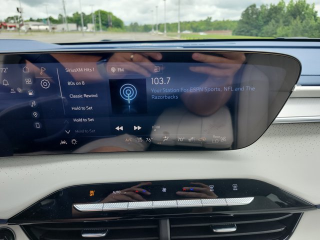 Vehicle image 14 of 22
