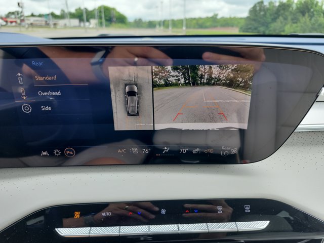 Vehicle image 16 of 22