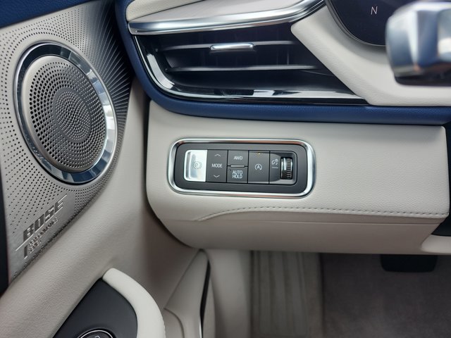 Vehicle image 19 of 22