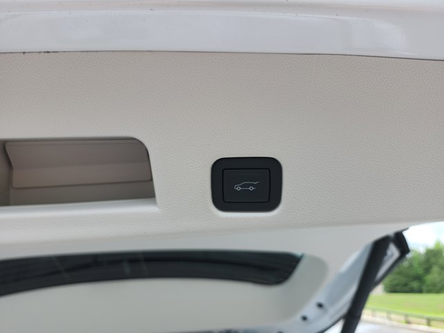 Vehicle image 10 of 22