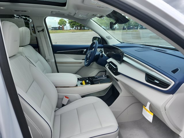 Vehicle image 7 of 22