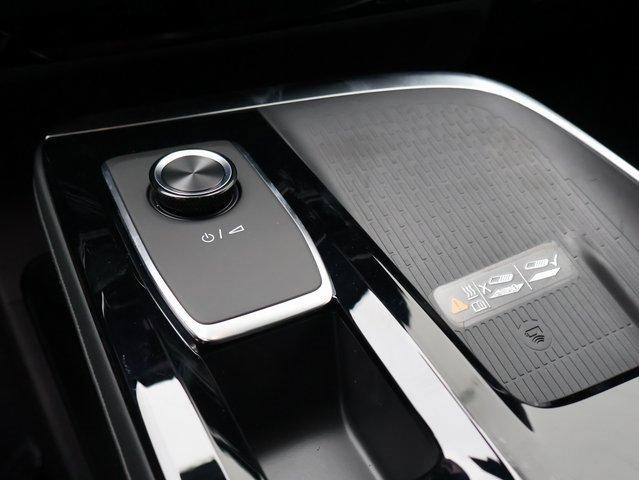 Vehicle image 52 of 63