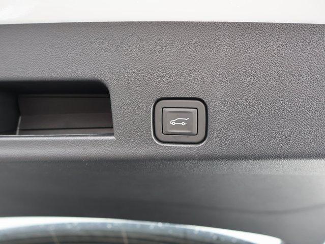 Vehicle image 40 of 63