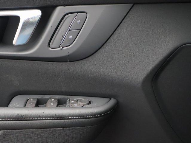 Vehicle image 60 of 63