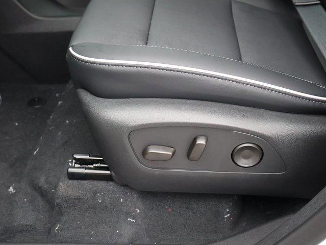 Vehicle image 61 of 63