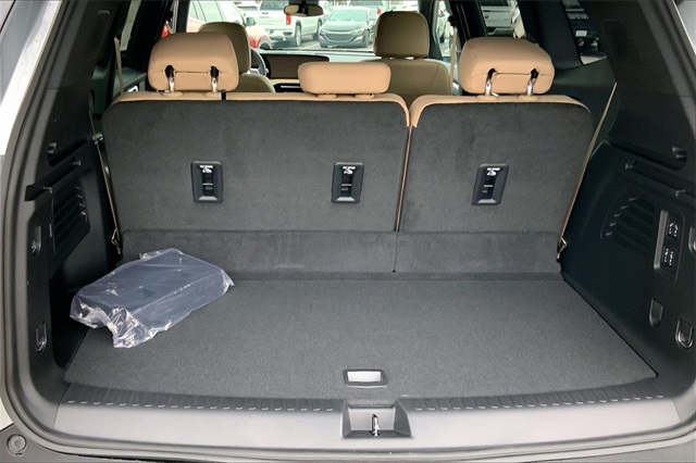 Vehicle image 4 of 13