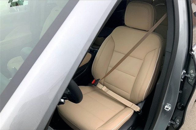 Vehicle image 8 of 13