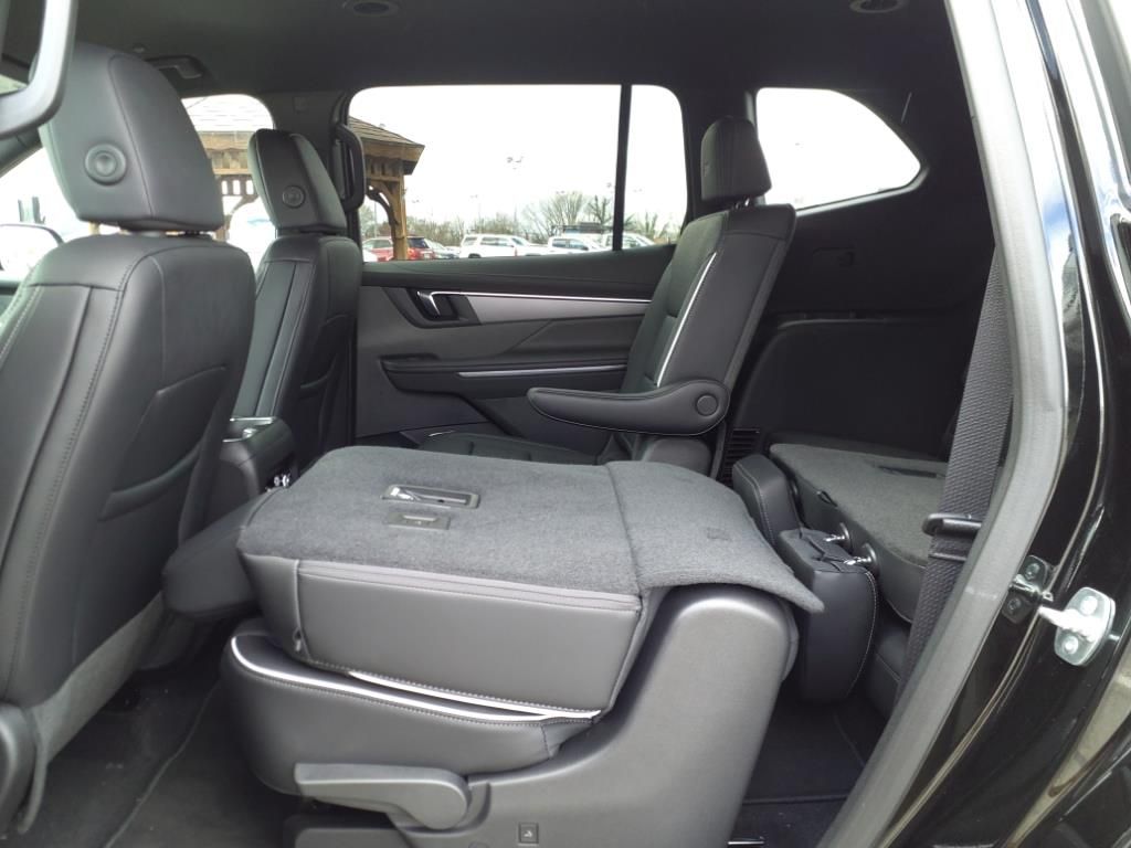 2025 Buick Enclave Sport Touring Image 5 of 16