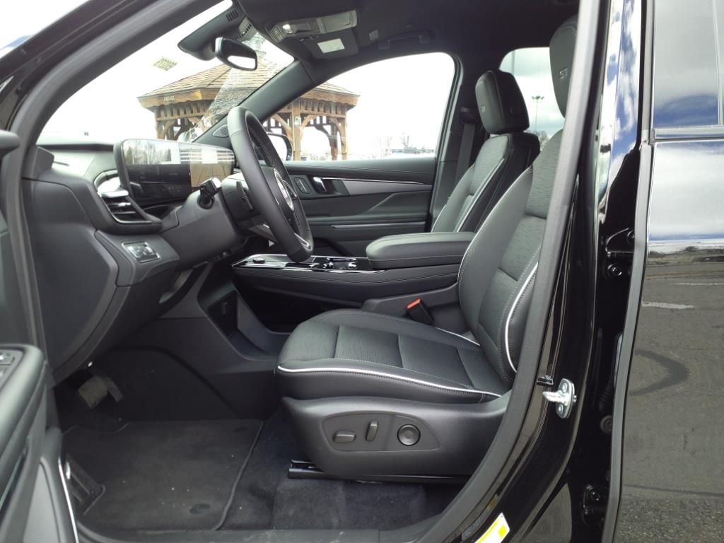 2025 Buick Enclave Sport Touring Image 4 of 16