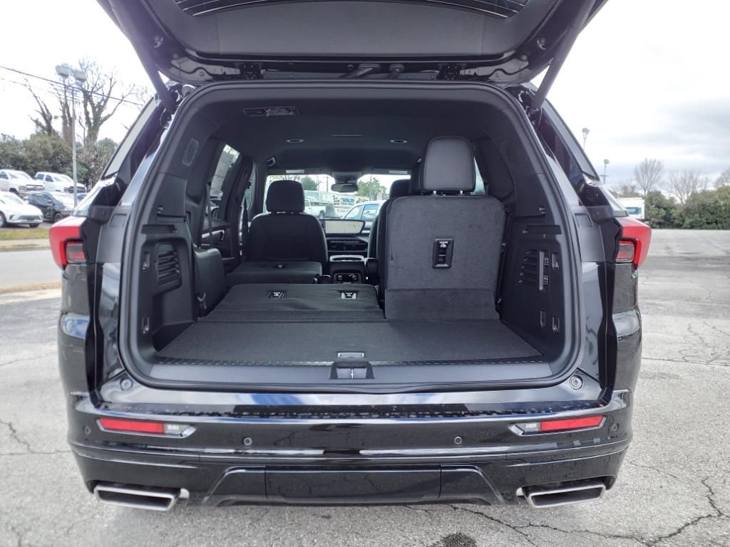 2025 Buick Enclave Sport Touring Image 6 of 16