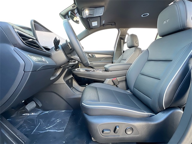 Vehicle image 15 of 21