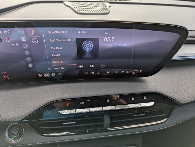 Vehicle image 21 of 27