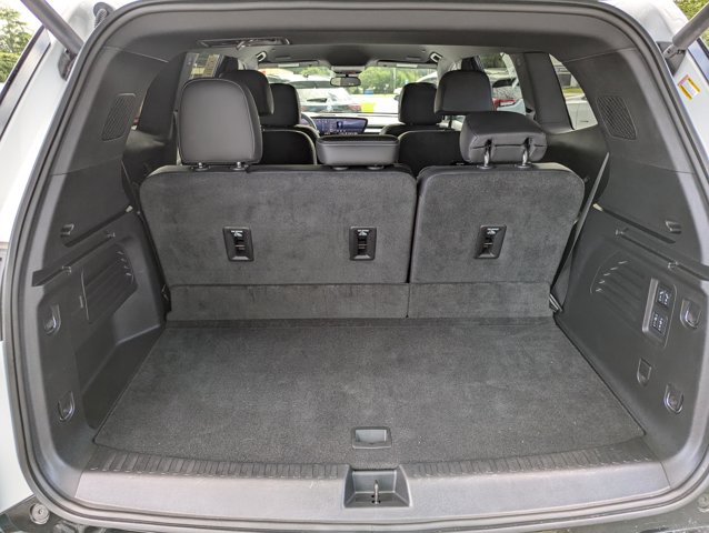 Vehicle image 11 of 27