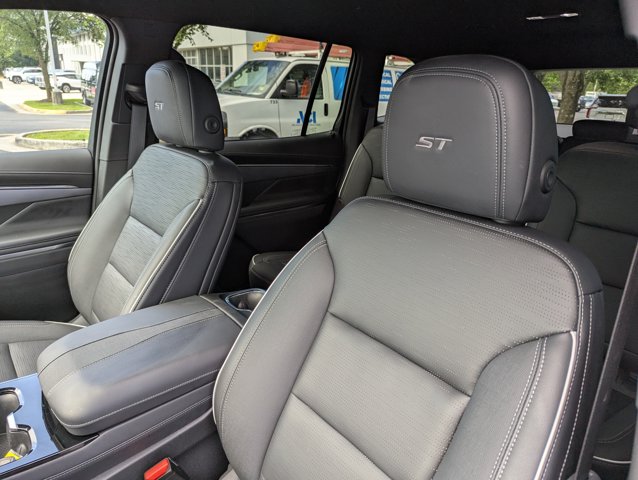 Vehicle image 12 of 27