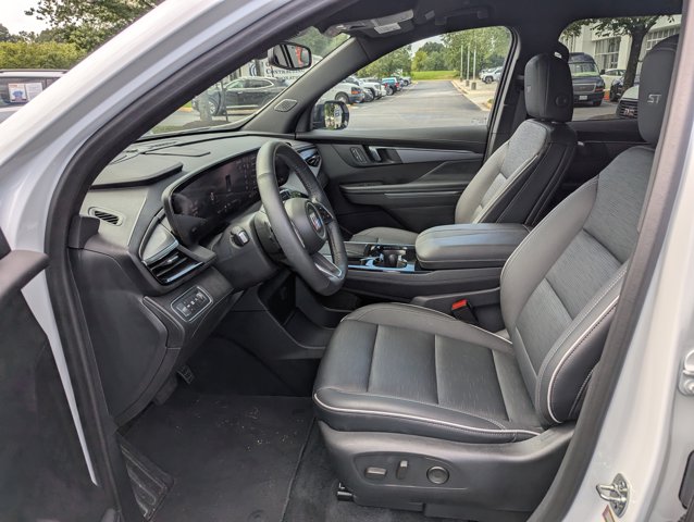 Vehicle image 25 of 27