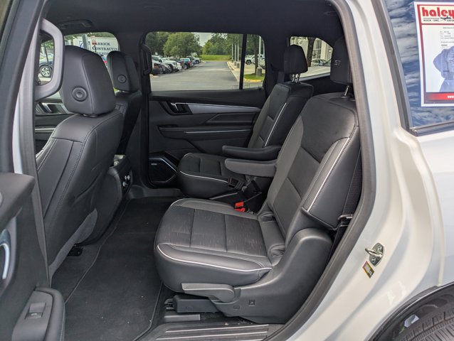 Vehicle image 16 of 27