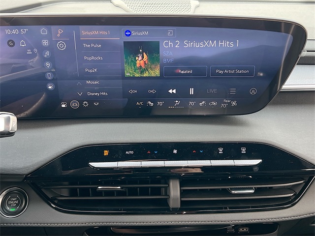 Vehicle image 10 of 21