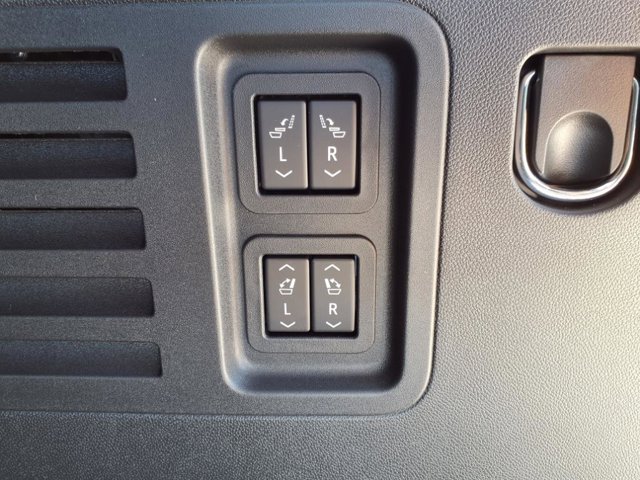Vehicle image 15 of 27