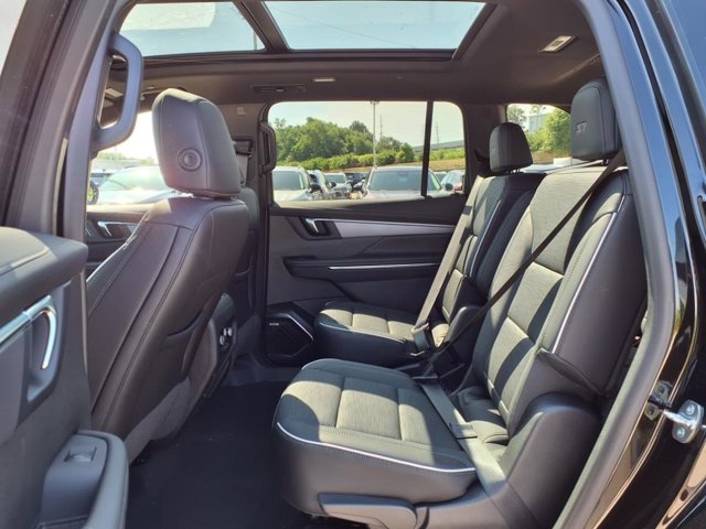 Vehicle image 10 of 27