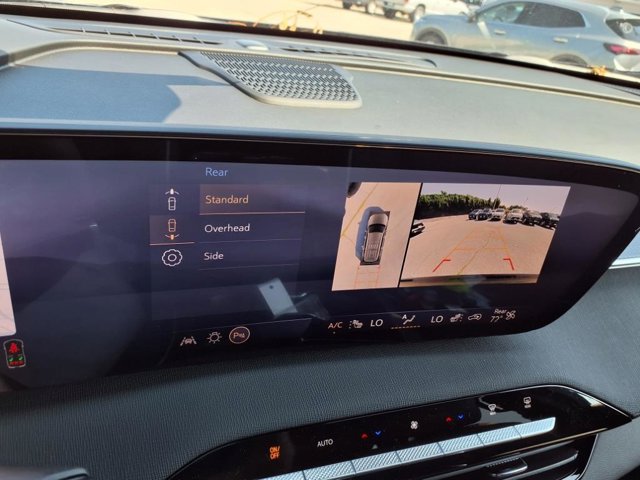 Vehicle image 14 of 27