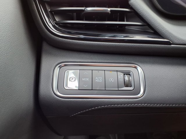Vehicle image 22 of 27