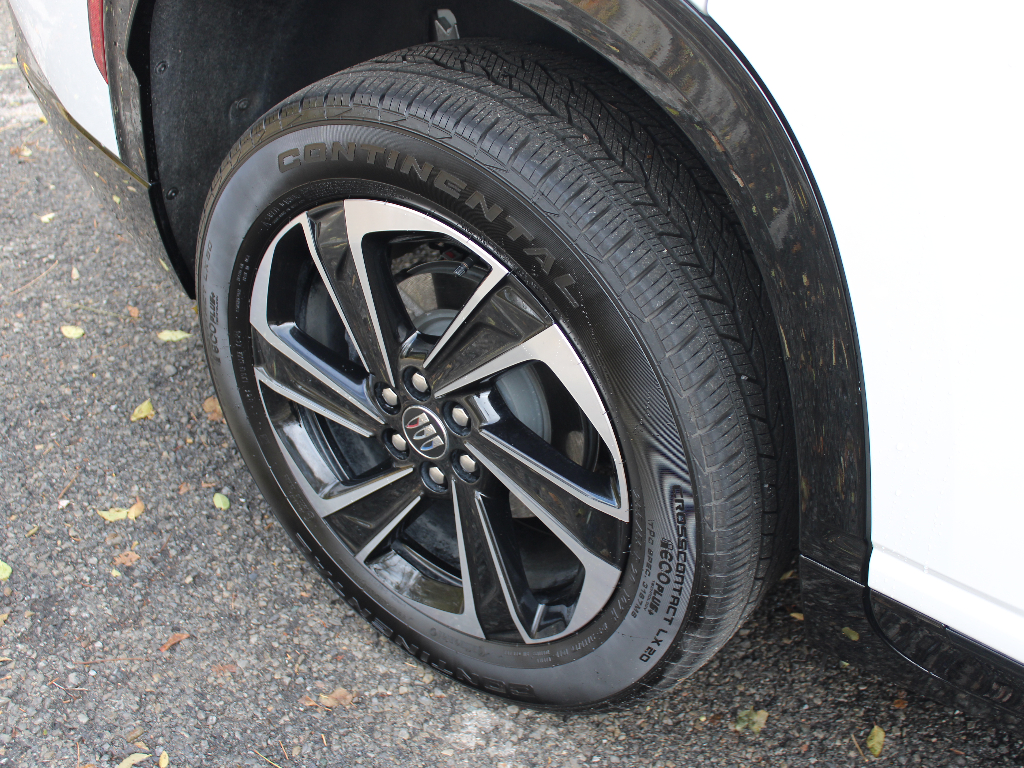 2025 Buick Enclave Sport Touring Image 10 of 39