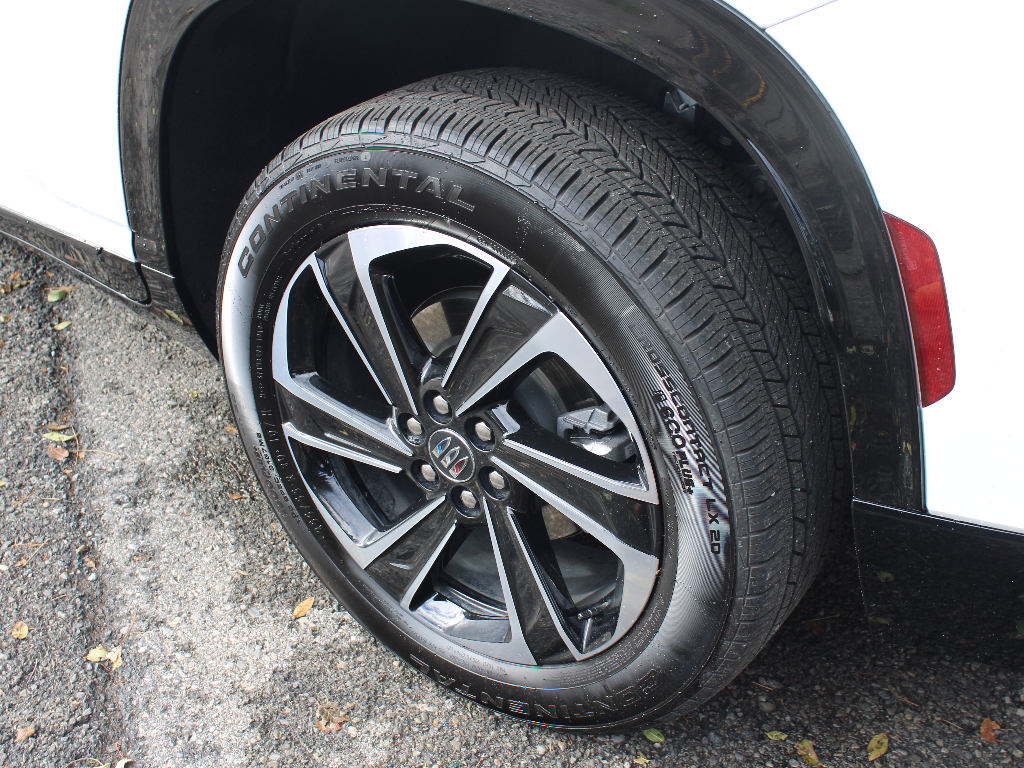 2025 Buick Enclave Sport Touring Image 12 of 39