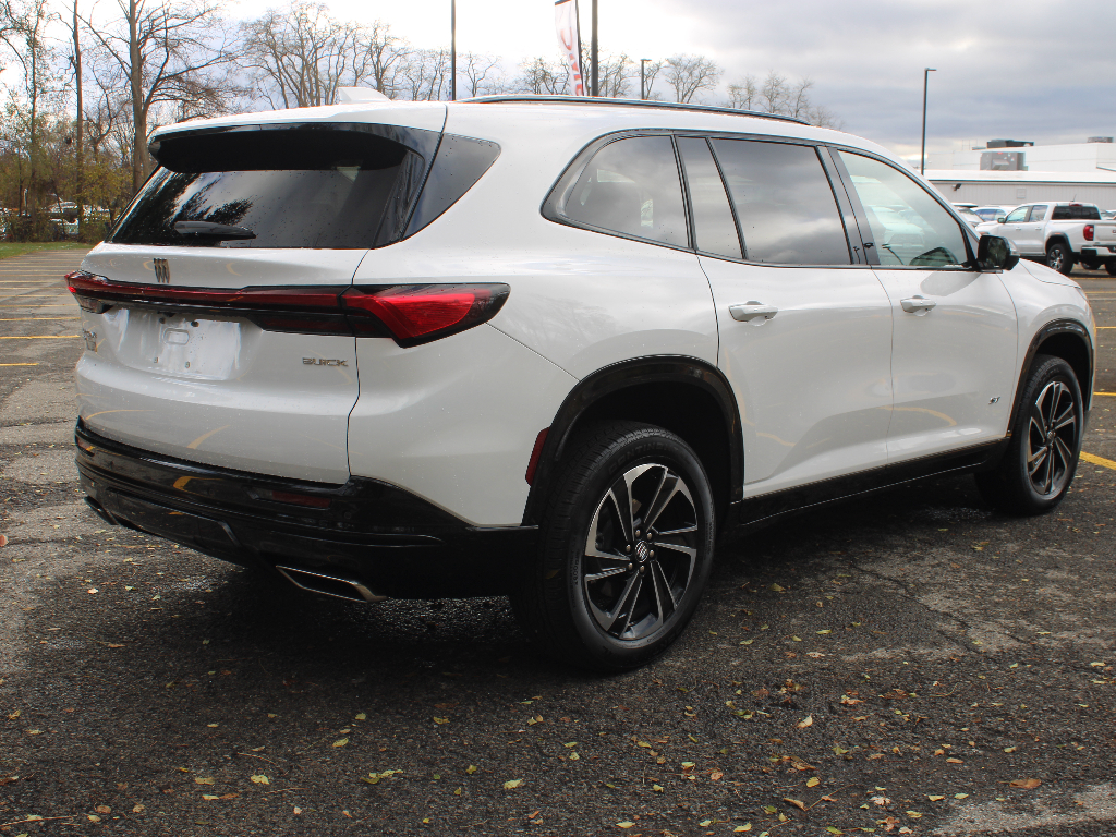 2025 Buick Enclave Sport Touring Image 5 of 39