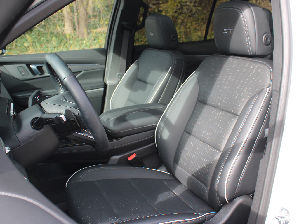 2025 Buick Enclave Sport Touring Image 17 of 39