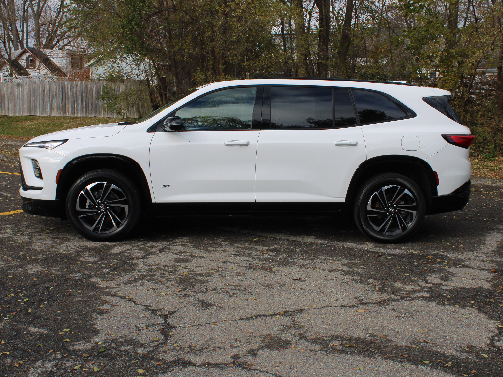 2025 Buick Enclave Sport Touring Image 8 of 39