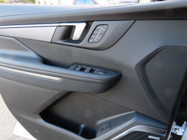 Vehicle image 70 of 85