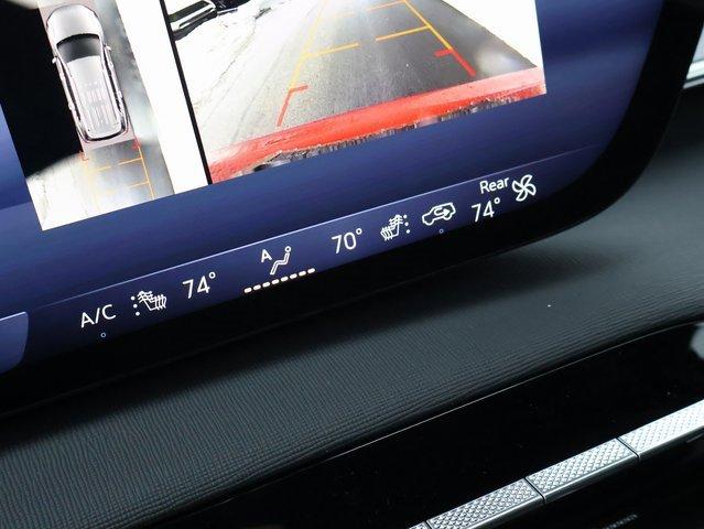 Vehicle image 46 of 57