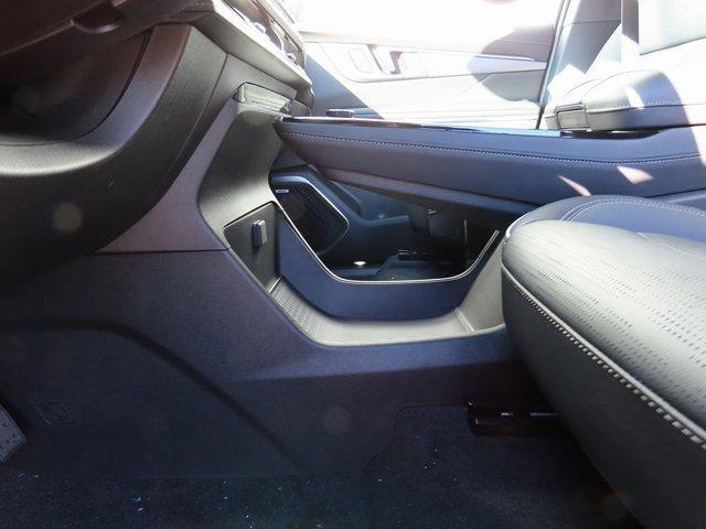 Vehicle image 33 of 85